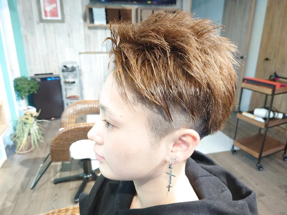 ショート くせ毛 刈り上げ カット トリートメント 伊藤 新のヘアスタイル