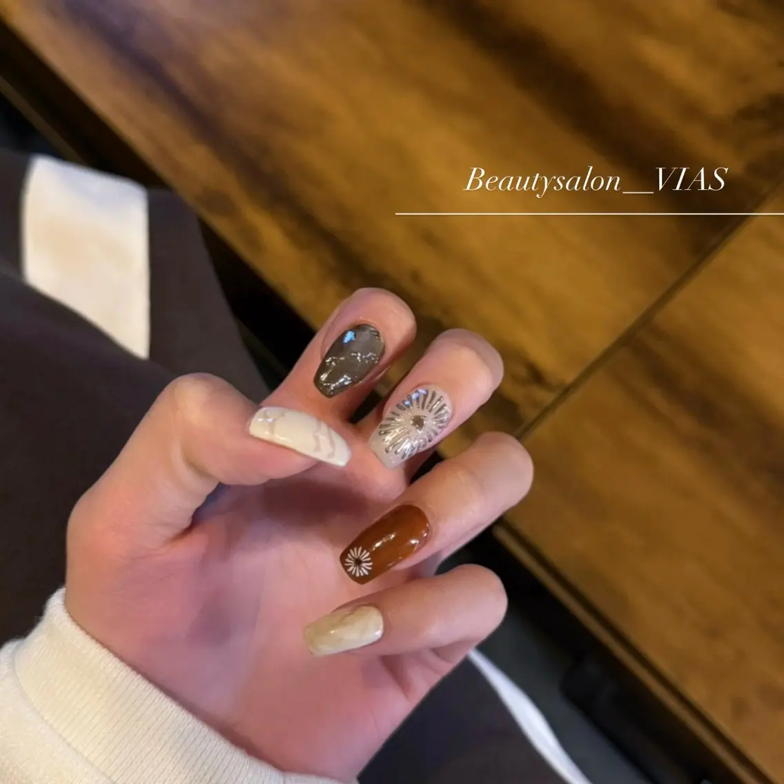 ネイル ハンドネイル VIAS 〜EYE&NAIL〜のマツエク・マツパデザイン