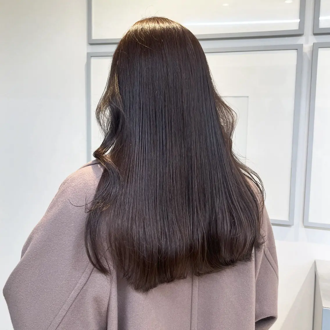 セミロング カラー ベージュカラー ブラウンカラー ブラウンベージュ ショコラブラウン 透明感カラー ヘアカラー トリートメント ヘッドスパ ヘアセット カジュアルを女っぽく 𝗮𝘆𝗮𝗰𝗼のヘアスタイル