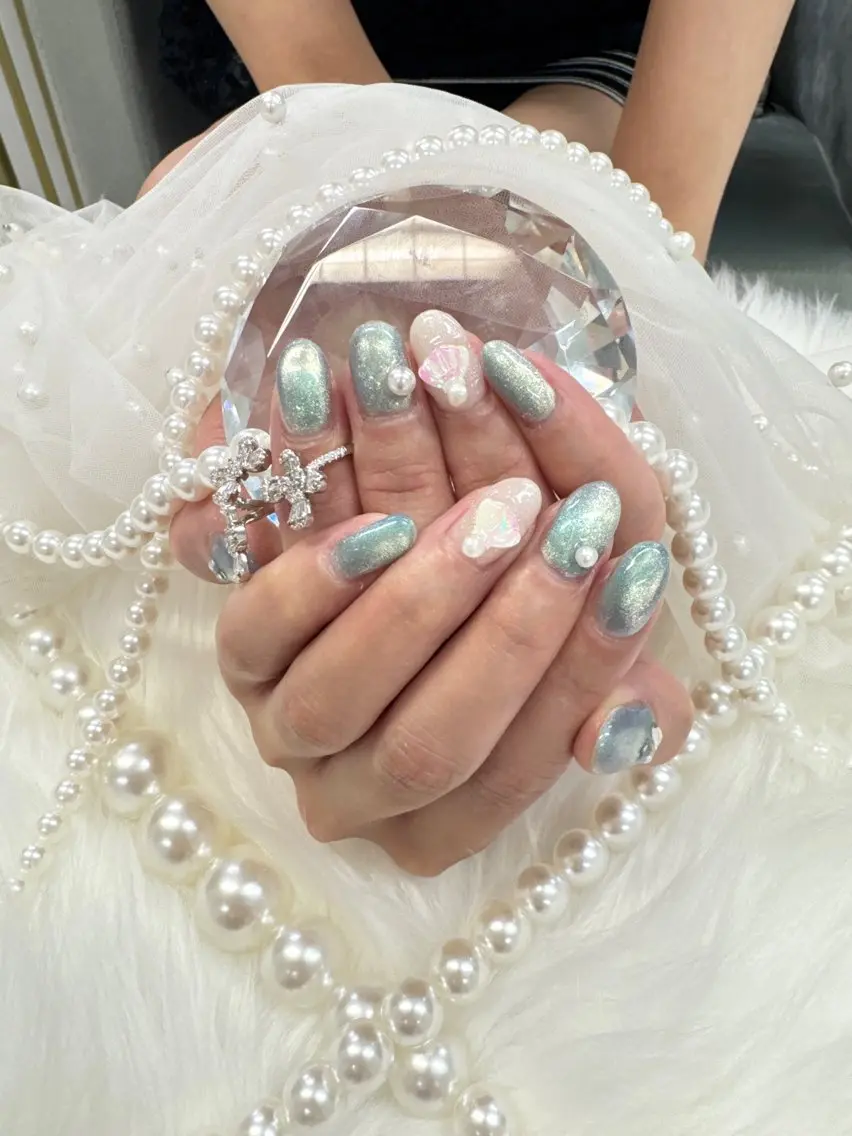 ネイル フレンチネイル ジェルネイル ガラスフレンチ ハート マグネットネイル Queeens nailのネイルデザイン