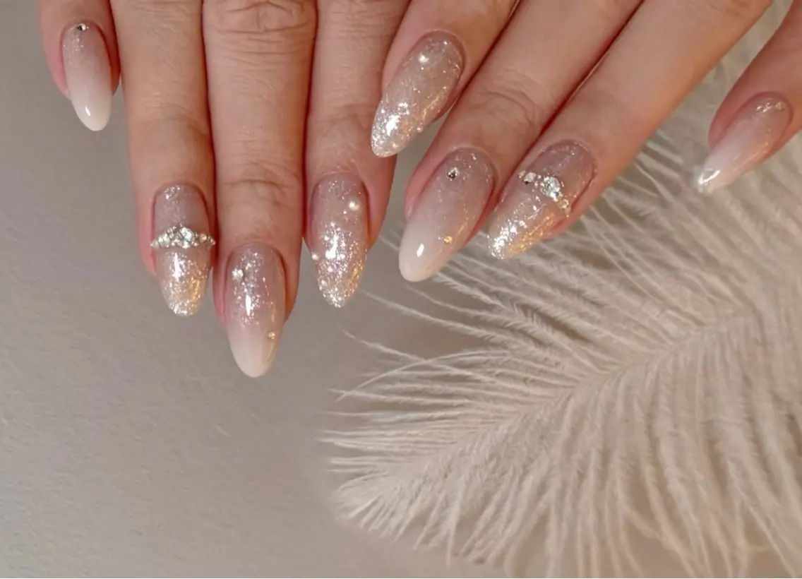 ネイル オーロラネイル 長さ出し フレンチネイル ジェルネイル ガラスフレンチ Rela・S NAILのネイルデザイン