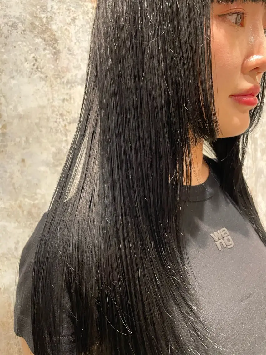 ロング カラー パーマ 黒髪 ブルーカラー ブルーブラック 透明感カラー 顔まわりレイヤー 【お洒落パーマ】 Elme　肥塚康汰郎のヘアスタイル