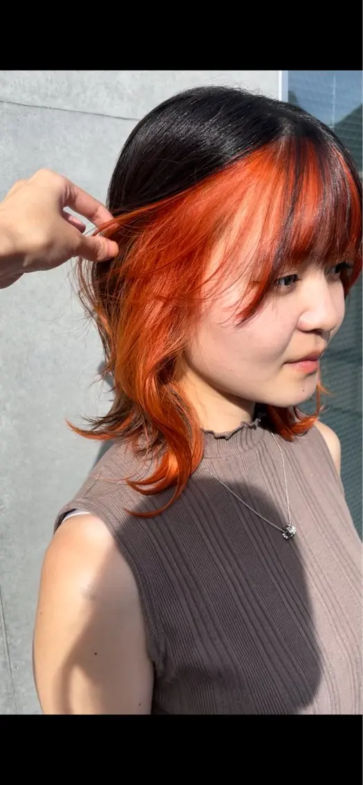 セミロング カラー インナーカラー 推し ブリーチ  髪質改善のヘアスタイル