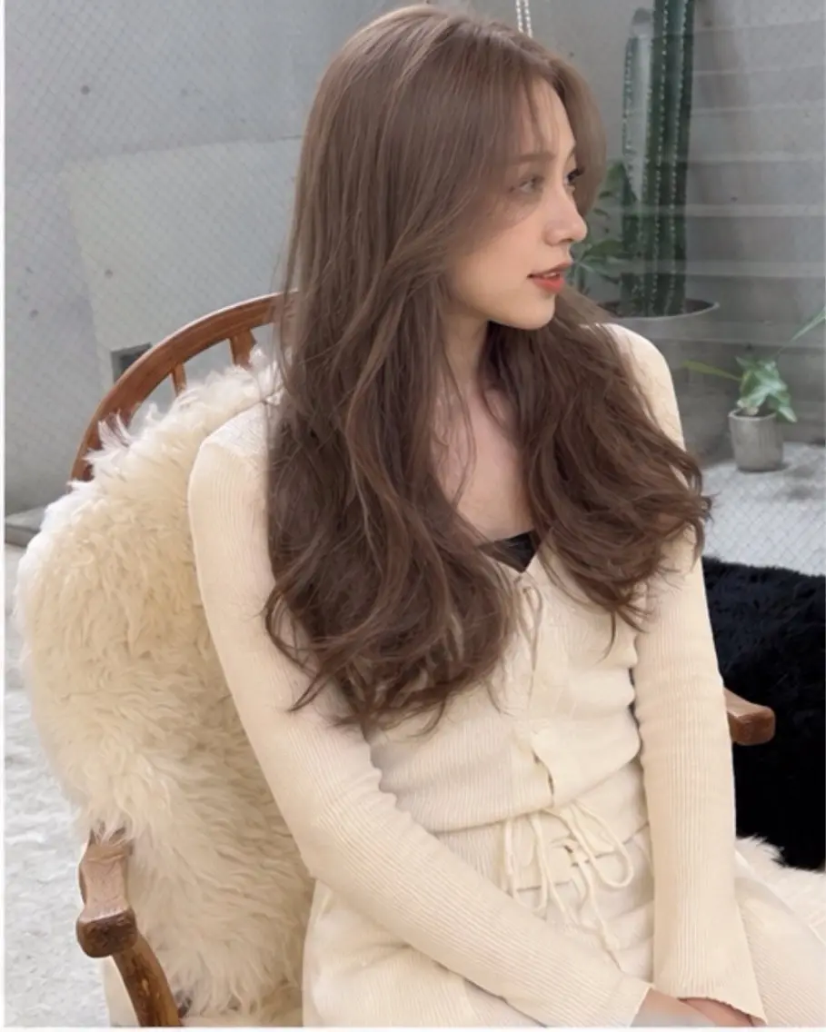 セミロング 韓国風ヘア レイヤーカット 小顔カット カット ヘアカラー pia 薬院のヘアスタイル