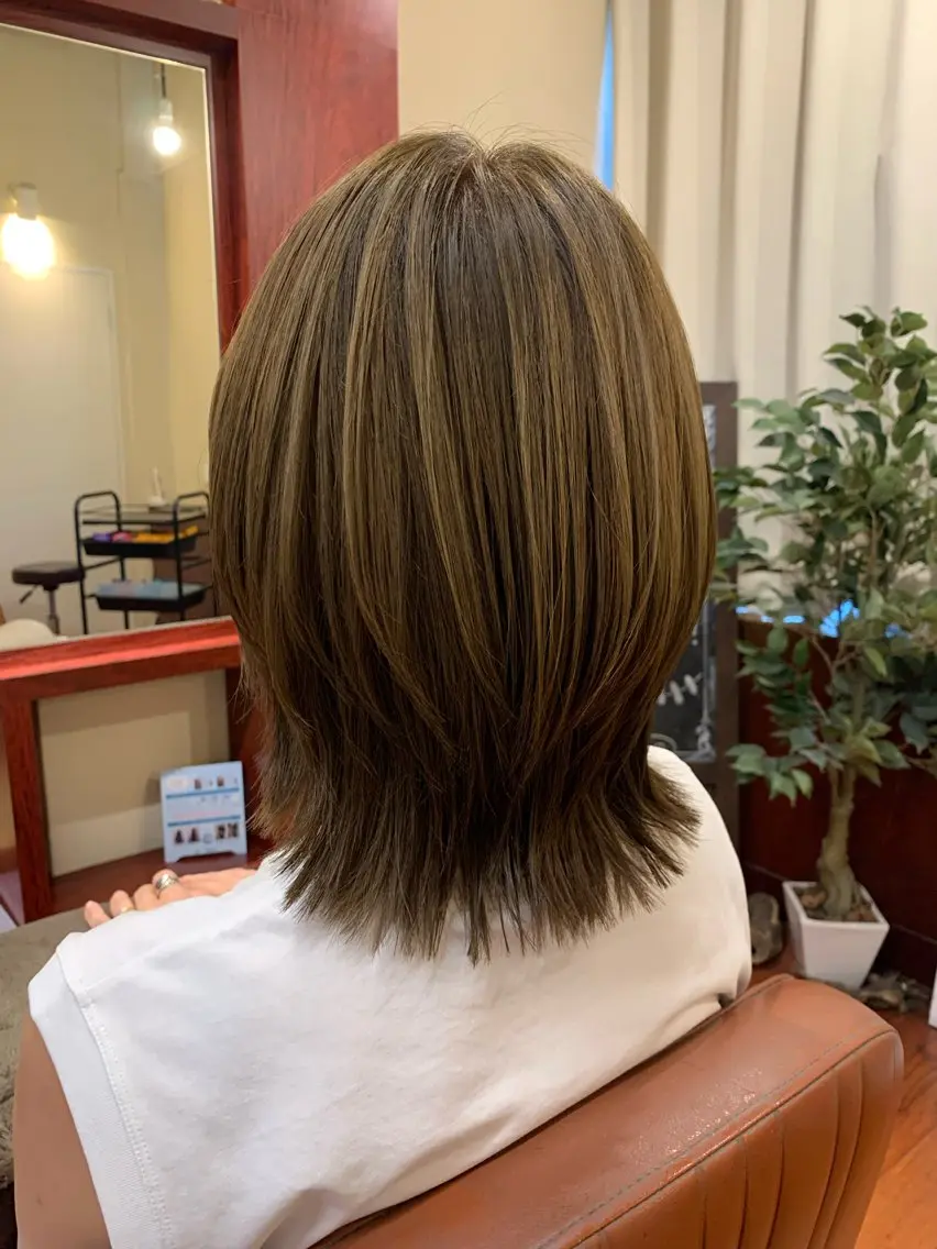 ミディアム カラー 透明感カラー オリーブカラー くびれヘア 髪質改善 レイヤーカット カット ヘアカラー トリートメント Yuuki🌷名古屋 栄 カラー/ボブのヘアスタイル