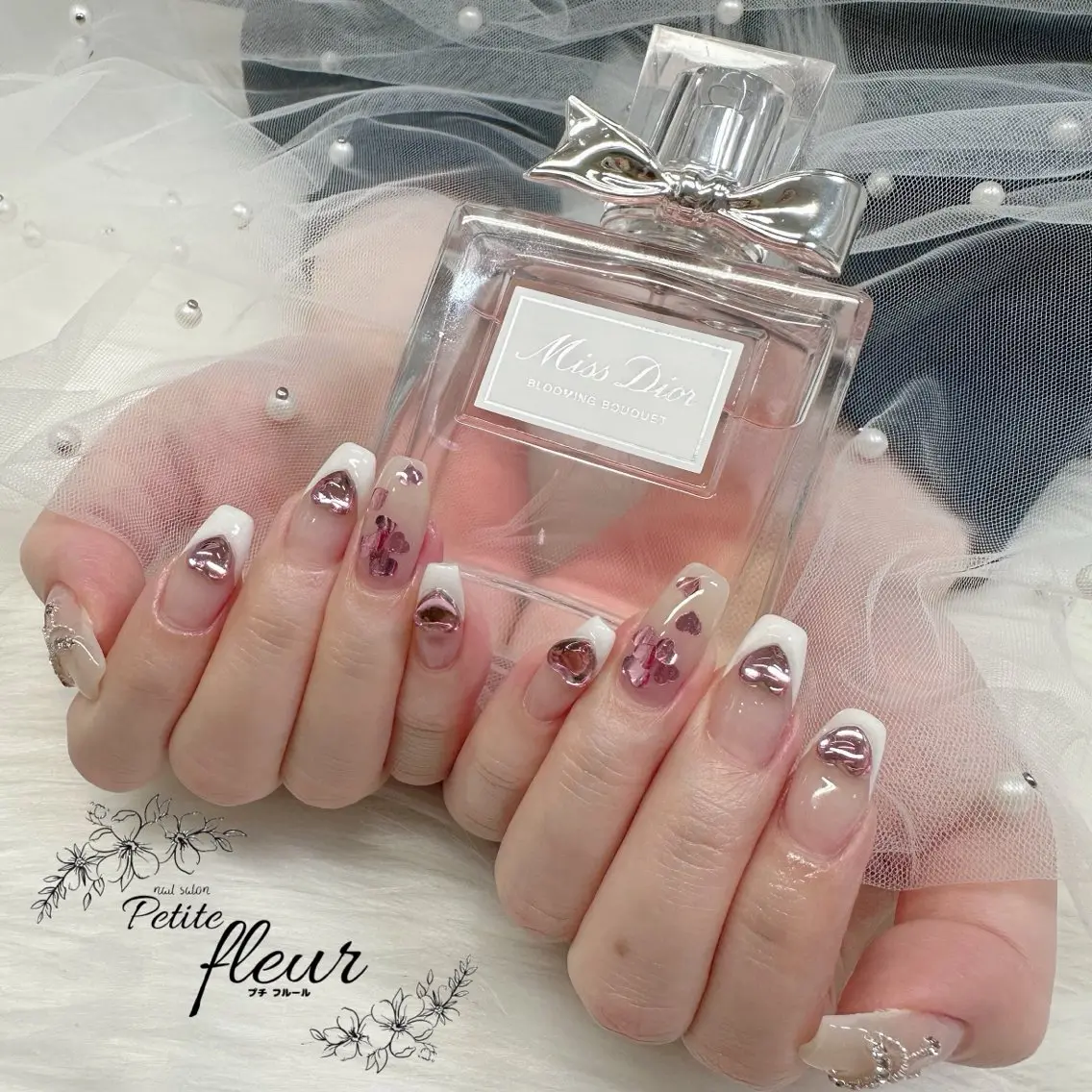 ネイル フレンチネイル ハート ホログラムネイル 持ち込み ハンドネイル ❁⃘*。Petite fleur❁⃘*りさのネイルデザイン