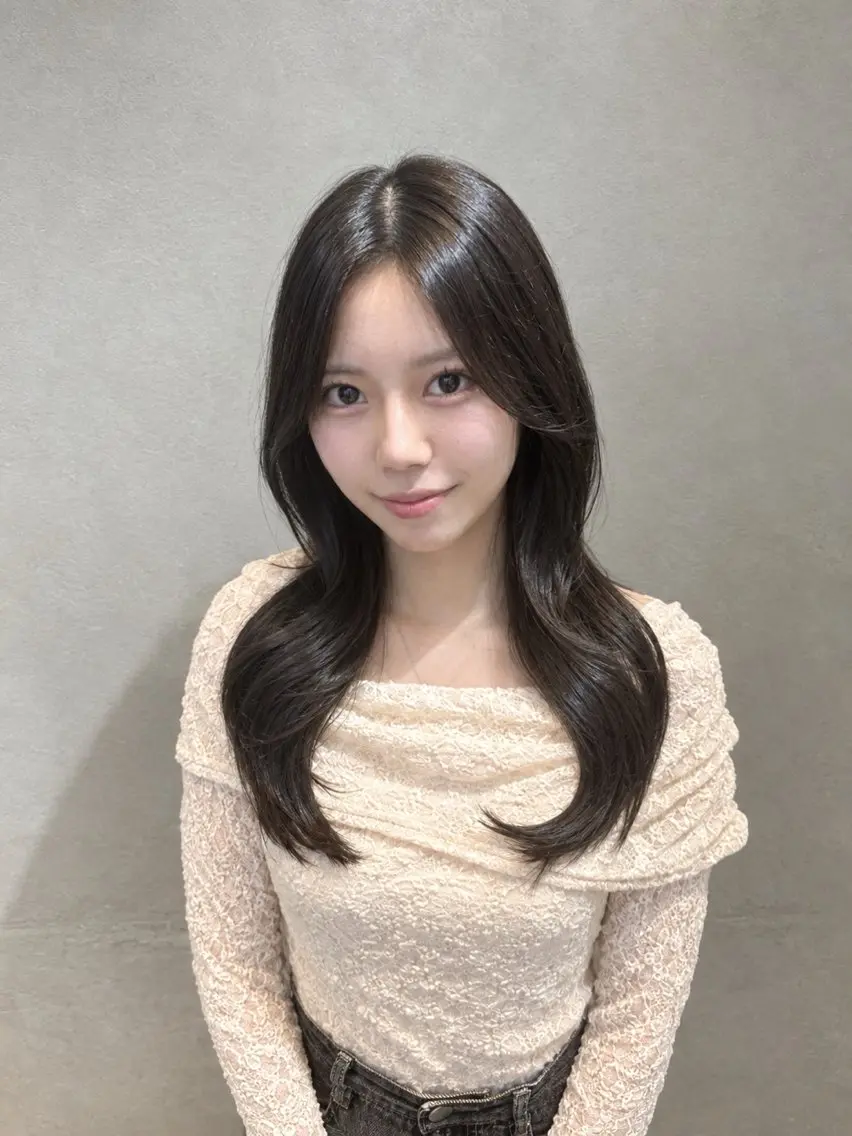 ミディアム カラー くびれヘア 顔まわりレイヤー 韓国風ヘア レイヤーカット 似合わせカット カット ヘアカラー トリートメント レイヤーカット/透明 感カラー/遠藤惟斗のヘアスタイル