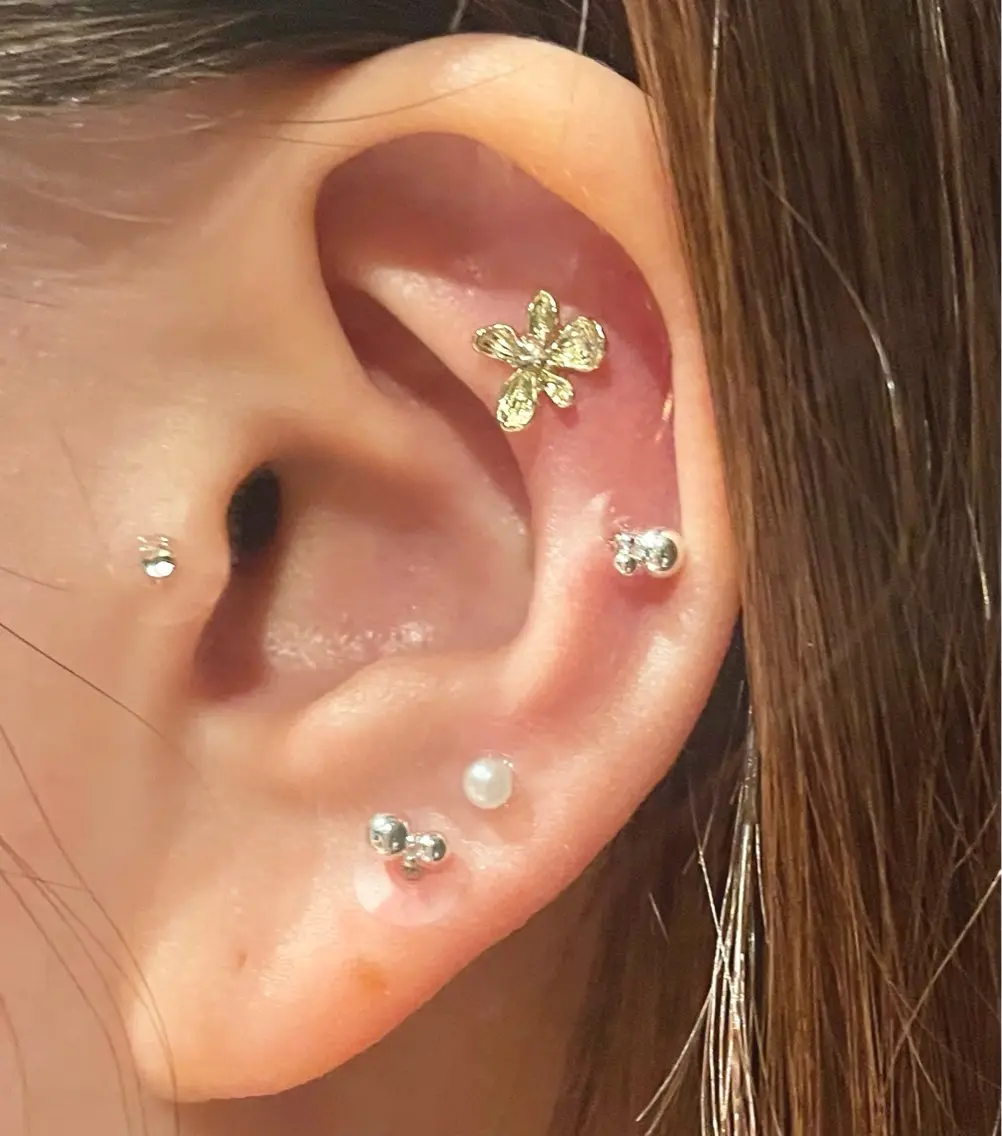 耳ツボジュエリー(耳ほぐしマッサージ付)💎 6粒の写真