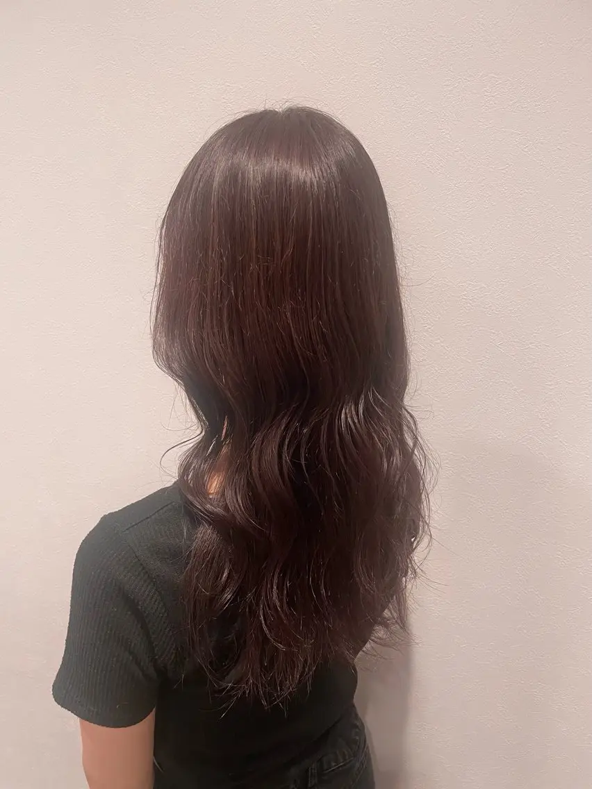セミロング カラー ブラウンカラー ラベンダーカラー ラベンダーブラウン ピンクカラー 渋谷 夏稀のヘアスタイル