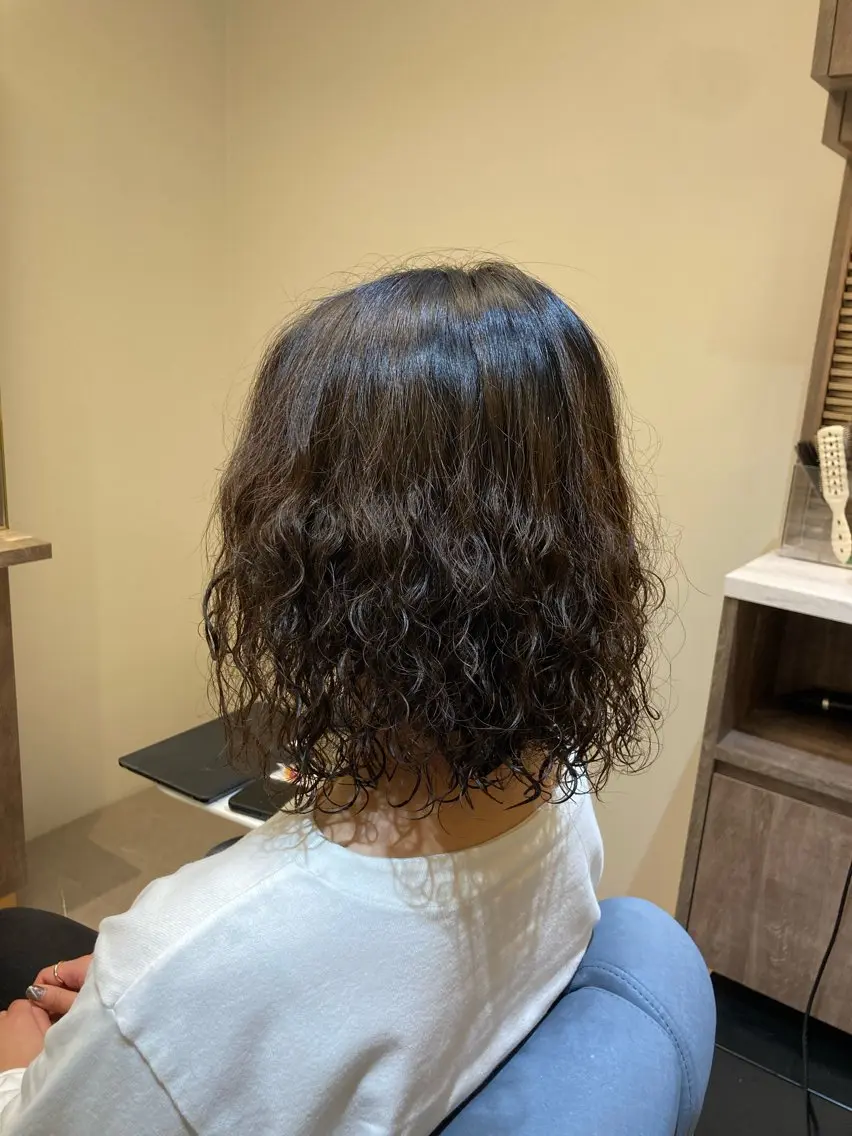 ミディアム パーマ ミディアムパーマ ボブ ピンクカラー🎀 米津 美佑のヘアスタイル