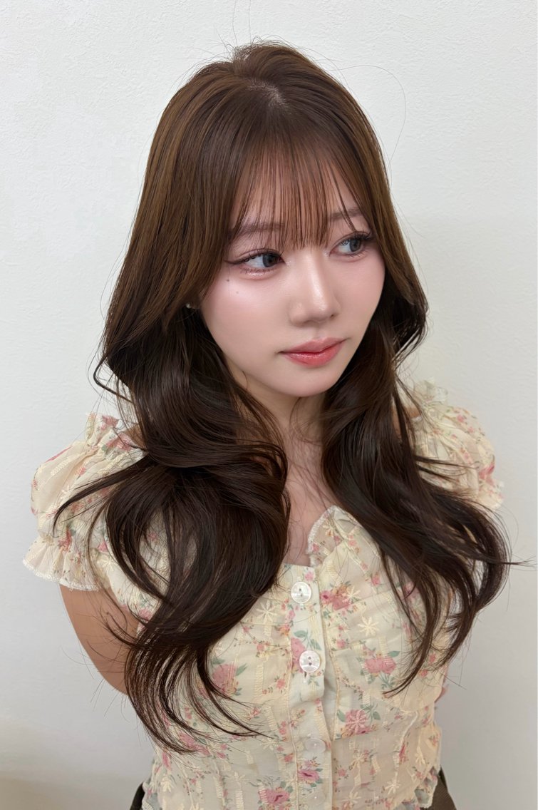 ロング カラー グレージュ 韓国風ヘア レイヤーカット ワンホンヘア カット ヘアカラー トリートメント 韓国ヘア/レイヤー Lily Wongのヘアスタイル