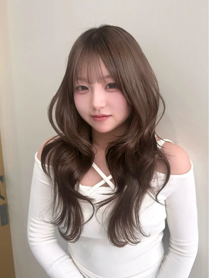 ロング くびれヘア 顔まわりレイヤー 顔周りカット ヨシンモリ 韓国風ヘア 🤍ブリーチなしカラ ー/riri🤍のヘアスタイル
