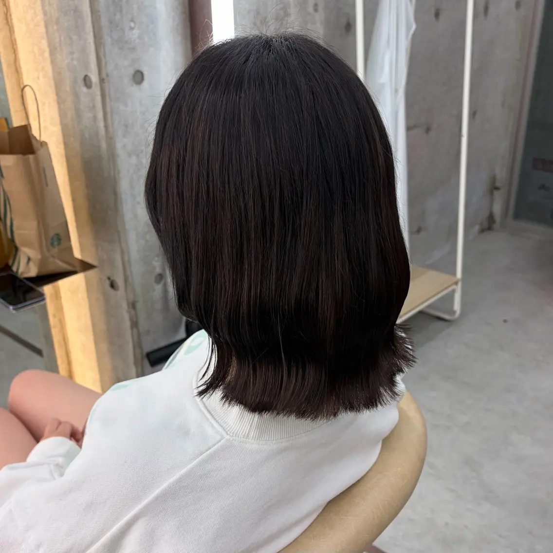 【就活カラー👩🏻💼✨】トーンダウンワンカラー🖤➕超音波アイロン付きトリートメント🫧の写真