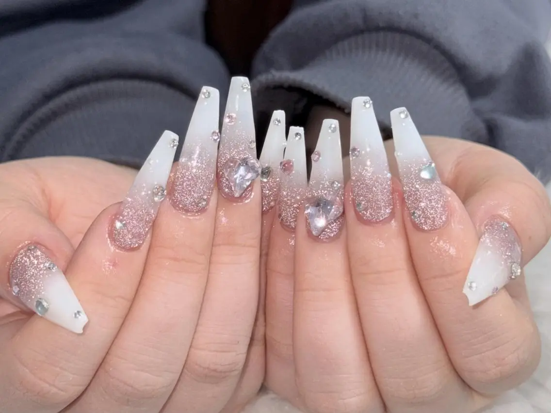ネイル 長さ出し グラデーション 卒業式 キラキラネイル マグネットネイル Emi🌸Belle Nail Salonのネイルデザイン