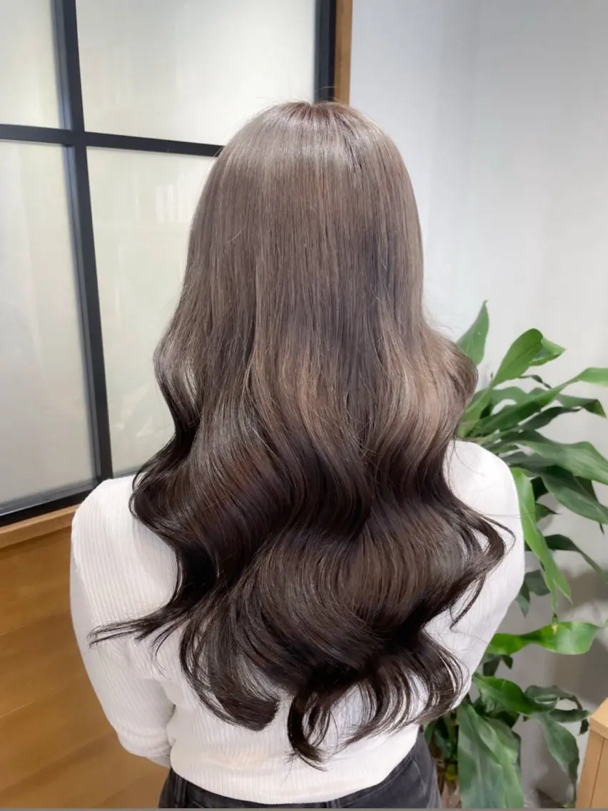 ロング カラー ブリーチ 透明感カラー デザインカラー ダブルカラー ハイライトカラー ヘアカラー といだなぎさ /エクステ🩶のヘアスタイル
