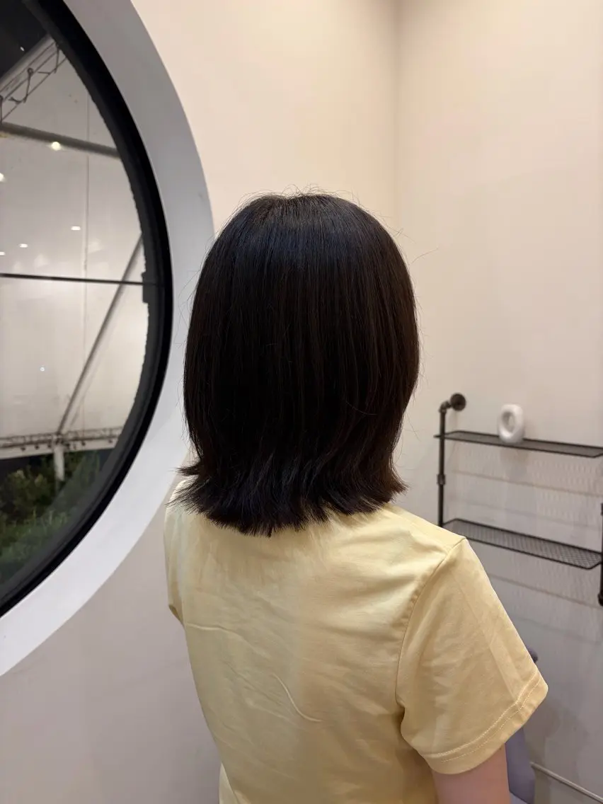 ミディアム MAHAE 岡田のヘアスタイル