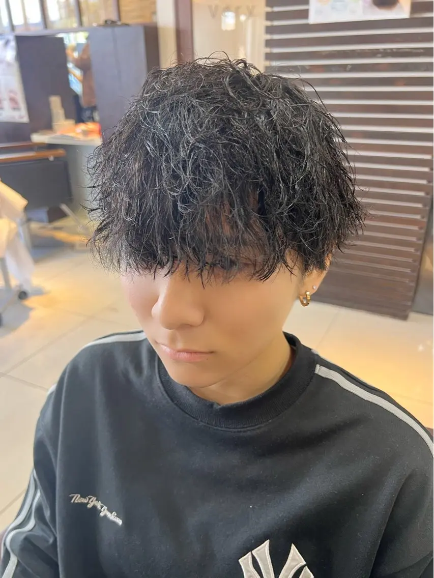 パーマ メンズ カット パーマ 草薙メンズ縮毛矯正 💫緒方美柚のヘアスタイル