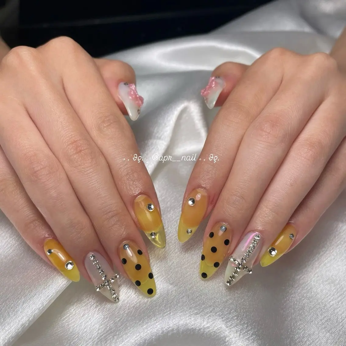 ネイル クリアネイル 黄色 ハンドネイル Nailsalon apricotのネイルデザイン