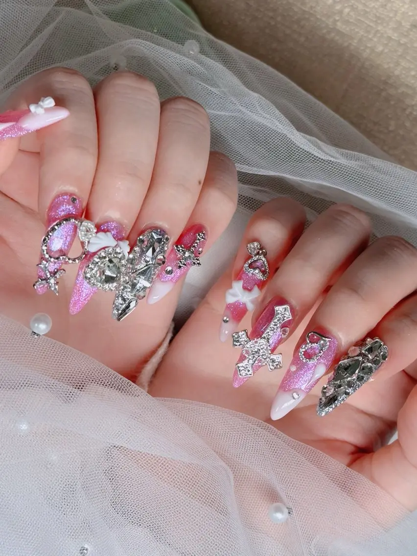 ネイル フレンチネイル ジェルネイル ガラスフレンチ ハロウィン ハート ハンドネイル H.baby Nail Salonのネイルデザイン