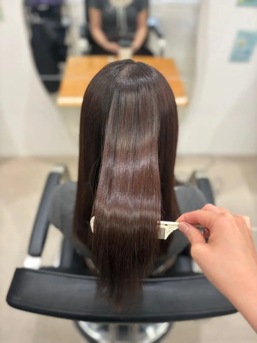 セミロング トリートメント 柳本 瑠実のヘアスタイル
