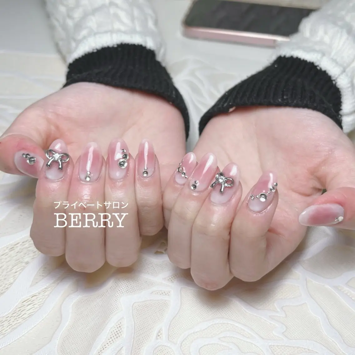 ネイル チークネイル 卒業式 韓国ネイル ハンドネイル プライベートサロン BERRYのエステ・リラクイメージ