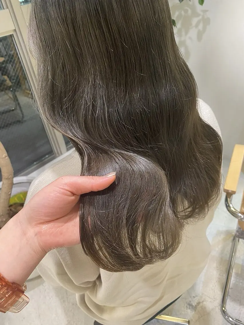 カラー ヘアカラー Mo eのヘアスタイル