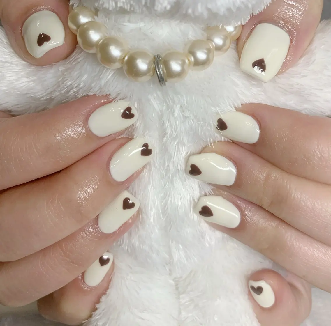ネイル アートネイル ハート シンプルネイル バレンタイン 冬ネイル ハンドネイル Mai Koネイルのネイルデザイン