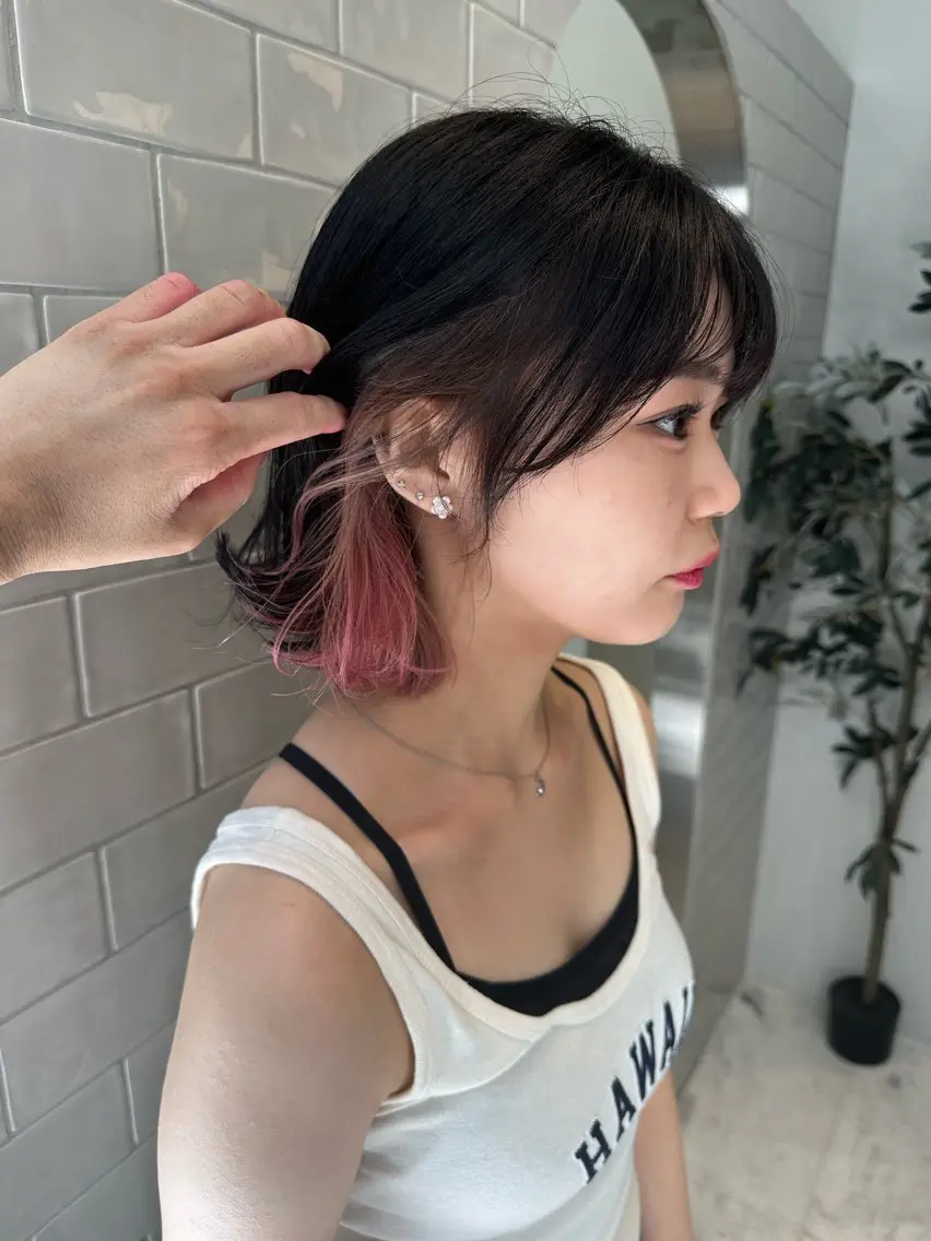 ミディアム カラー インナーカラー ピンクカラー ホワイトピンク ウルフカット/デザイ ンカラー/あらげのヘアスタイル