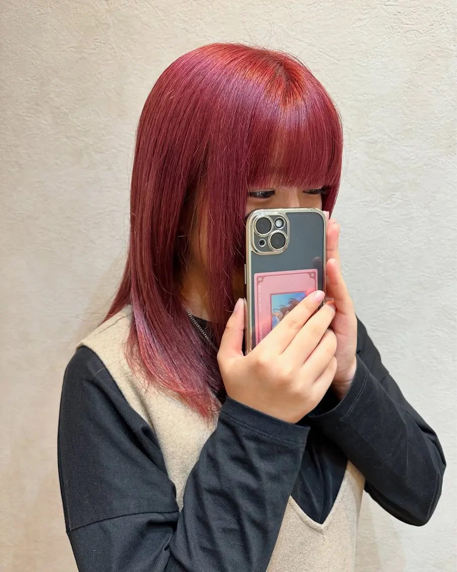 セミロング ヘアカラー newi まーぼーのヘアスタイル