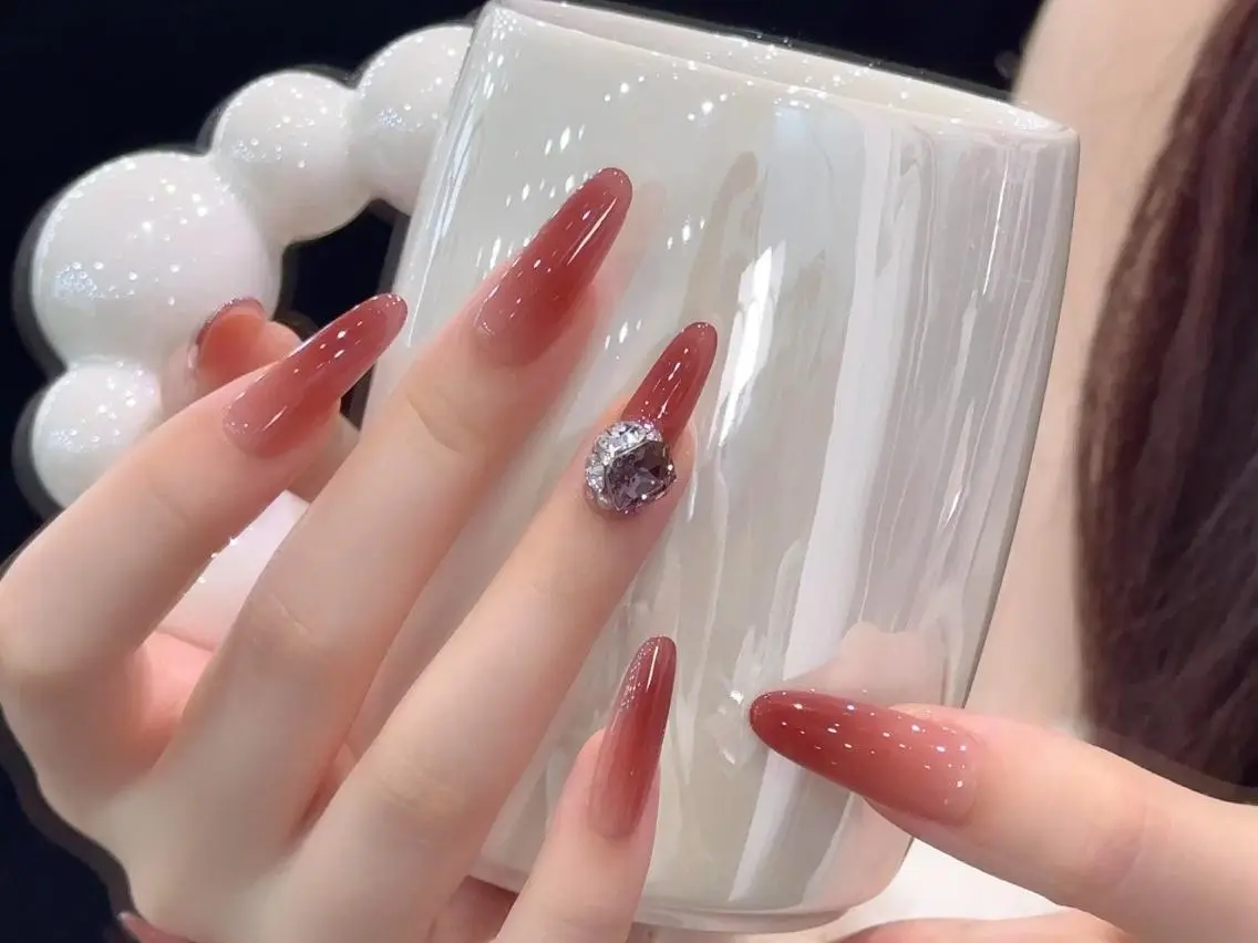 ネイル メンズ メンズ韓国風 ボルドー ブラウン 長さ出し フレンチネイル ハンドネイル ハンドケア NEW NAIL池袋 韓国・ワンホンネイルのネイルデザイン