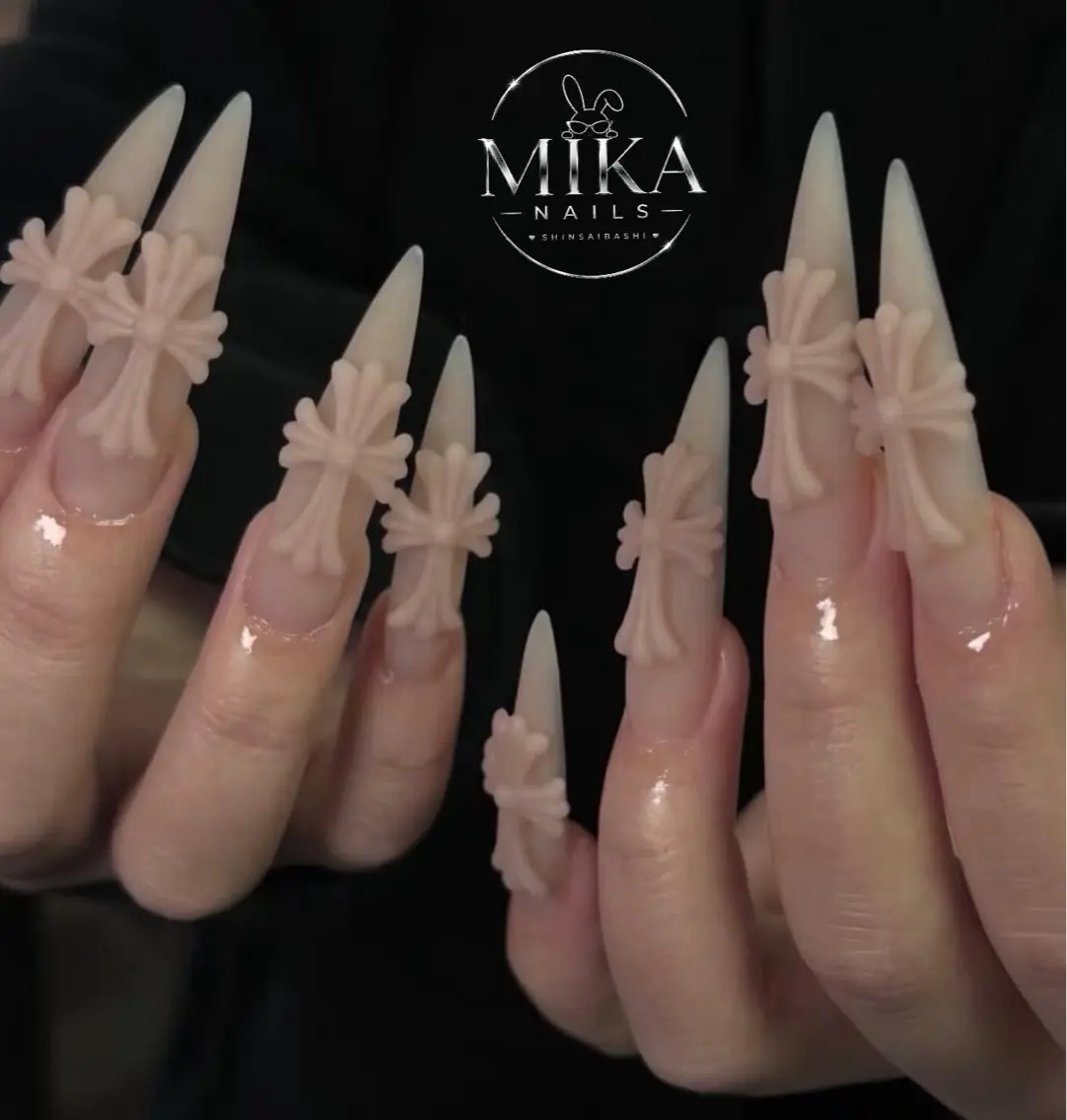 ネイル ガーリー キラキラネイル 韓国ネイル ロングネイル シンプルネイル ハンドネイル Genie Mika Nailsのネイルデザイン