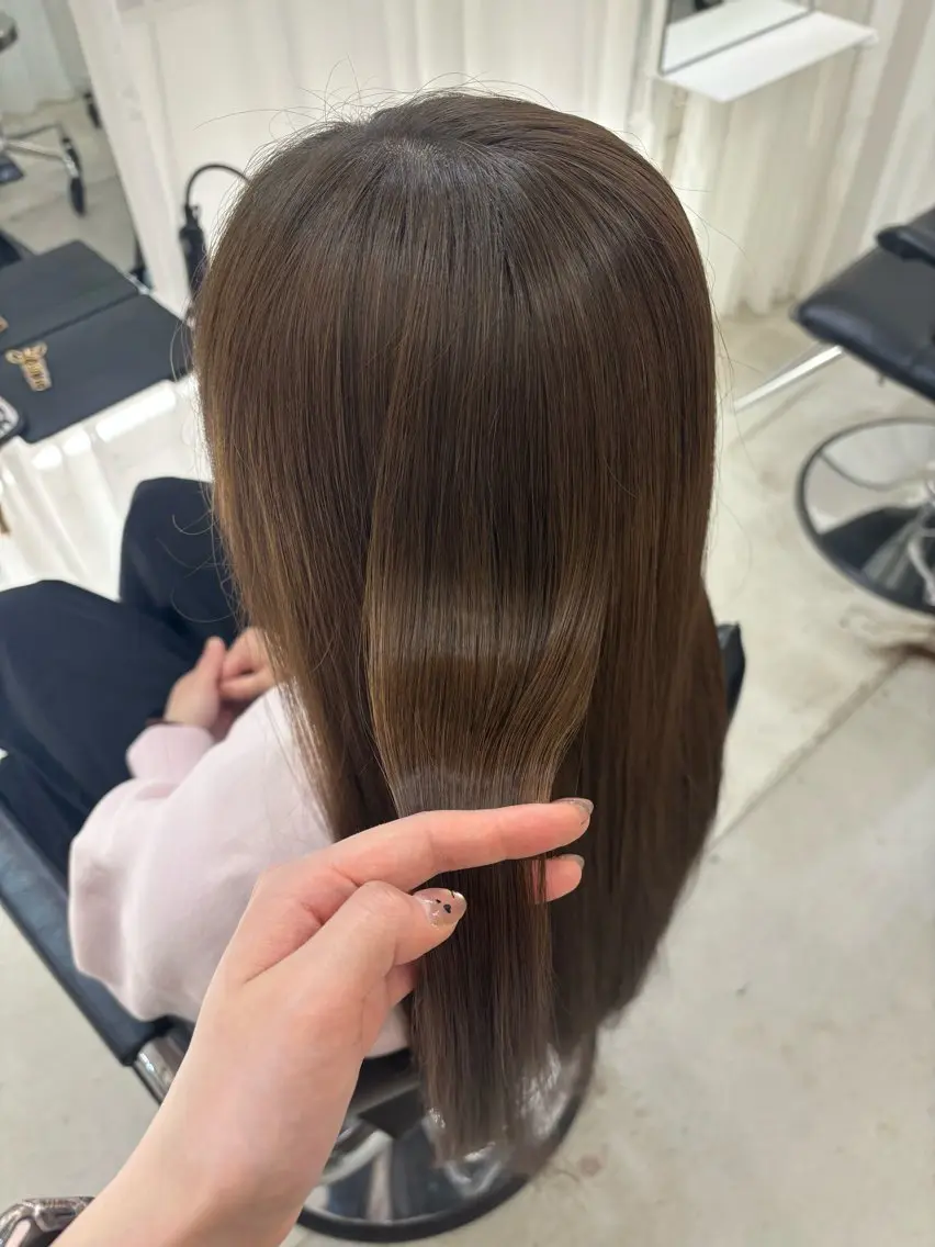 ロング カラー ベージュカラー ヘアカラー 佐瀬 冬祈のヘアスタイル