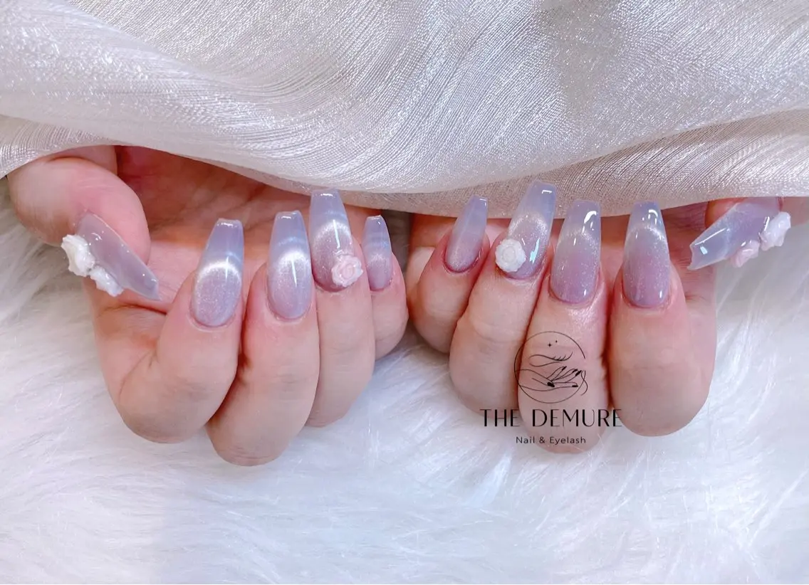 ネイル アートネイル フレンチネイル キラキラネイル 韓国ネイル 水色 ハンドネイル ハンドケア Demure Momo銀座店のネイルデザイン
