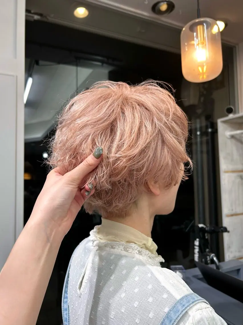 ショート カラー ヘアカラー 木藤 優杏のヘアスタイル