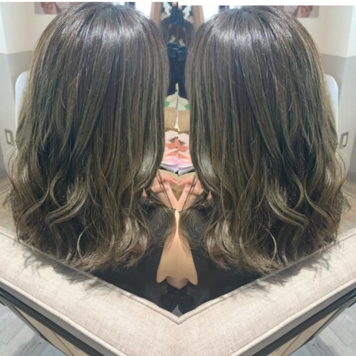 ミディアム カラー ヘアアレンジ 透明感カラー グレージュ イルミナカラー カーキグレージュ 韓国hair🦋 Nanaのヘアスタイル