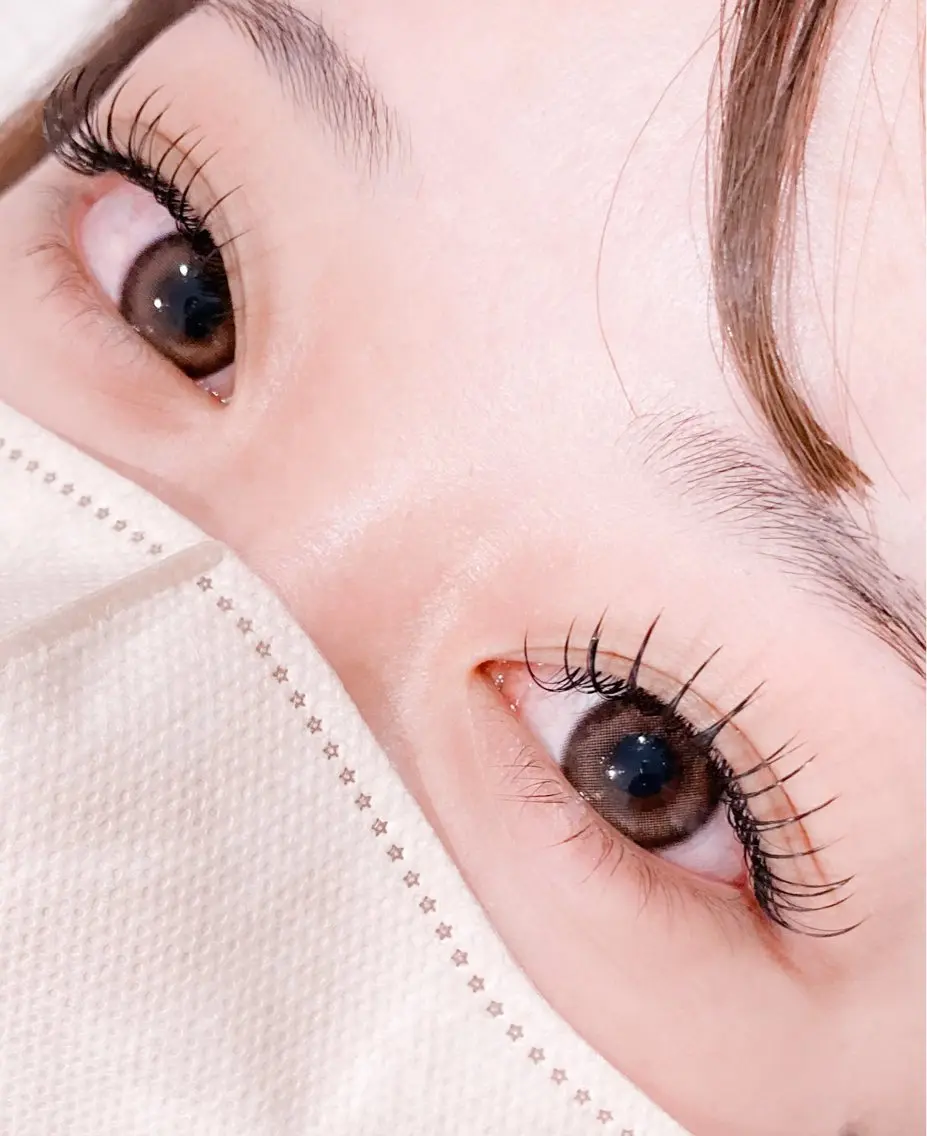 ◆話題のLEDグルー🎀フラットラッシュ　120本　(コーティング込)の写真