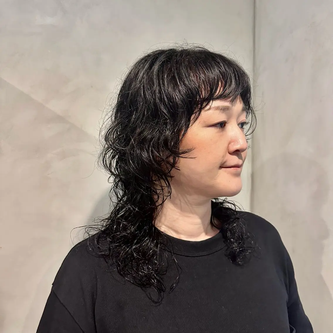 セミロング パーマ セミロングパーマ くせ毛 ウルフカット Yuki☺︎パーマ レイヤーカットのヘアスタイル