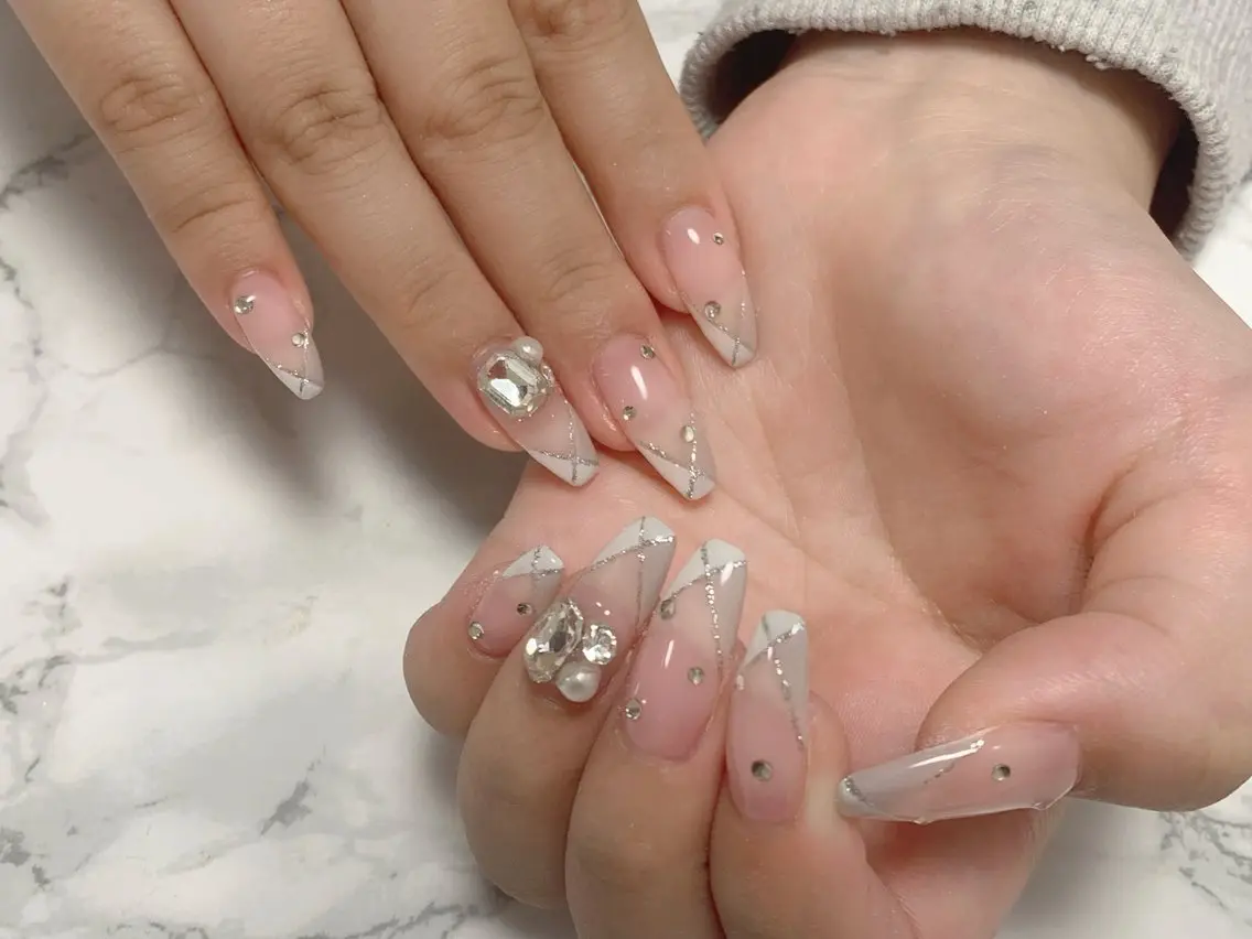 ネイル ハンドネイル はな💎ネイル ワンホン、長さ出しのネイルデザイン