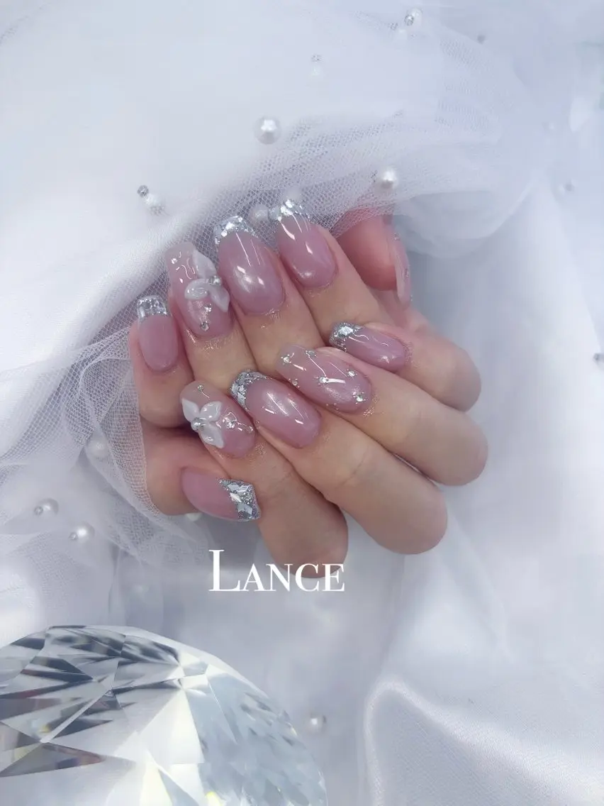 ネイル キラキラネイル 韓国ネイル ワンカラーネイル 春ネイル ワンホンネイル ハンドネイル Lance nailのネイルデザイン
