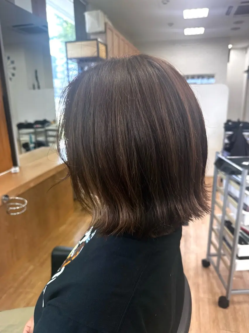 ミディアム カラー ハイライトカラー ハイライト カット ヘアカラー 立川 芽依のヘアスタイル