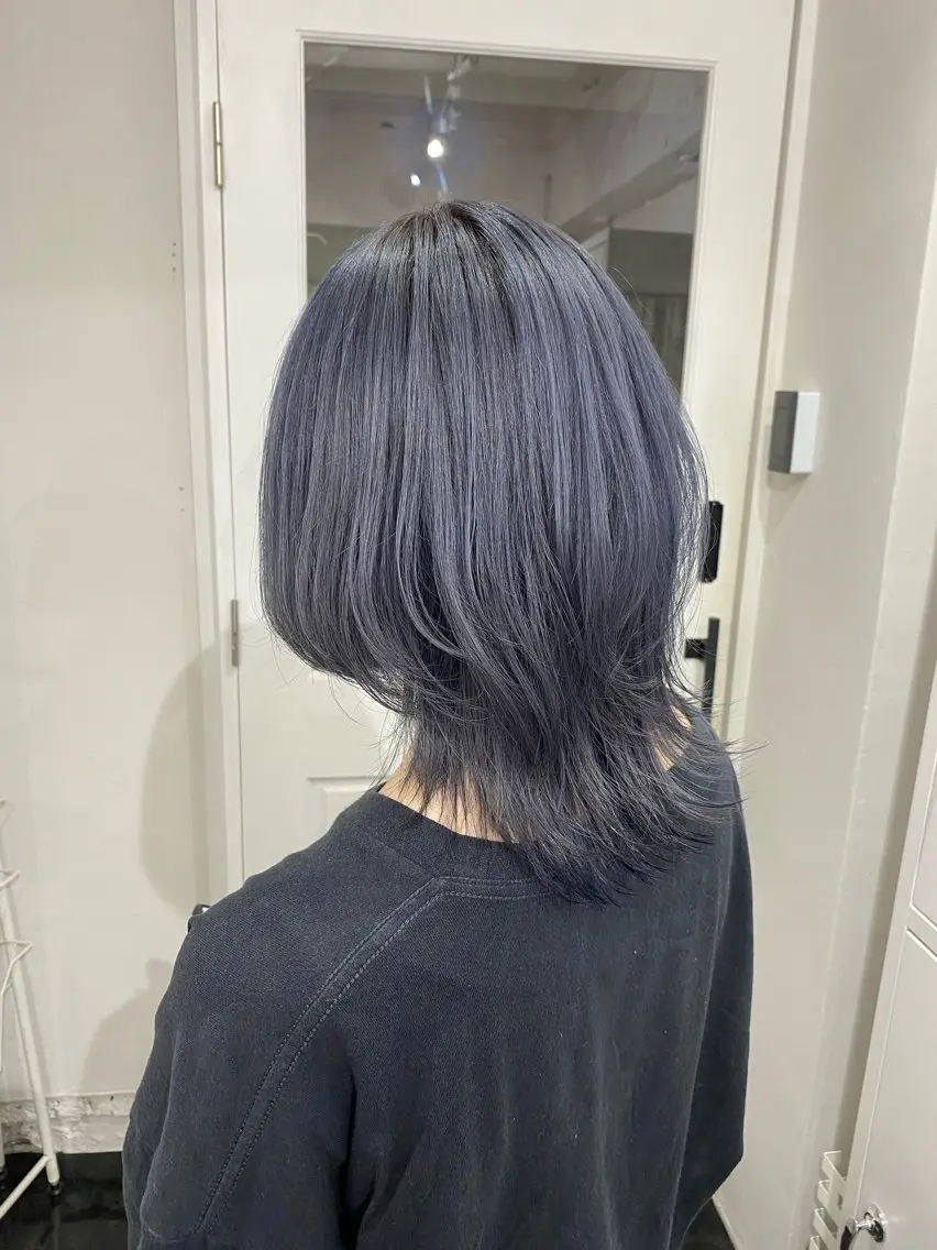 セミロング カラー ブリーチ ブルーカラー ブルーグレー ヘアカラー トリートメント ヘアセット 楓🦋韓国系レイヤー / 透明感カラー🤍のヘアスタイル
