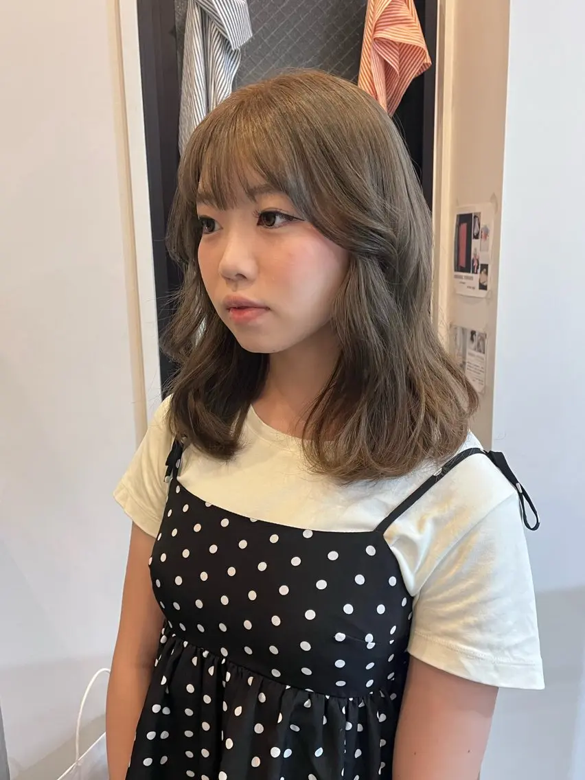 セミロング ヘアカラー anri/大阪/ レイヤーカットのヘアスタイル