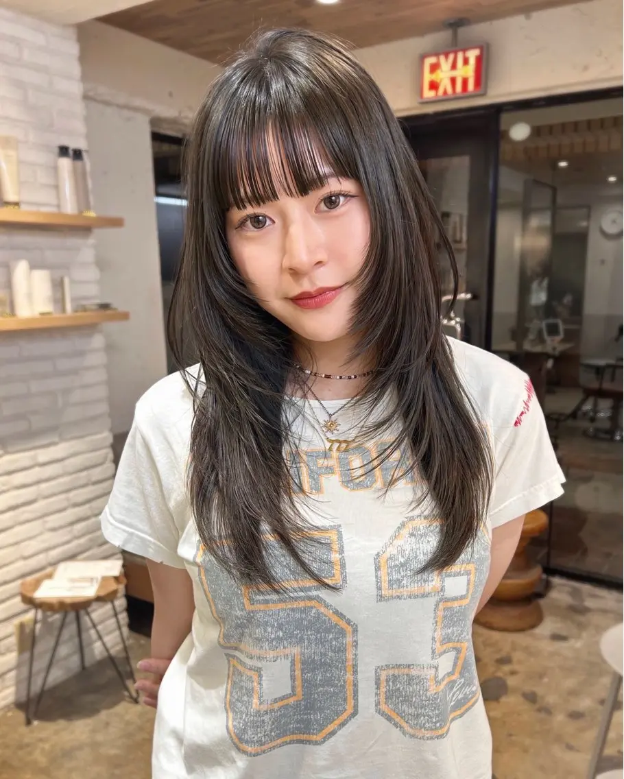 ロング カラー グレージュ オリーブグレージュ オリーブグレー レイヤーカット カット ヘアカラー レイヤーカット🎀 yuiのヘアスタイル