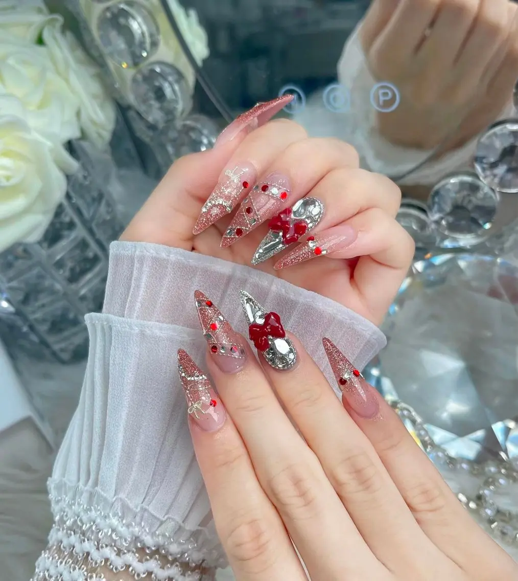 ネイル オーロラネイル チークネイル フラッシュネイル フレンチネイル ガラスフレンチ ハンドネイル Nova Nailのネイルデザイン