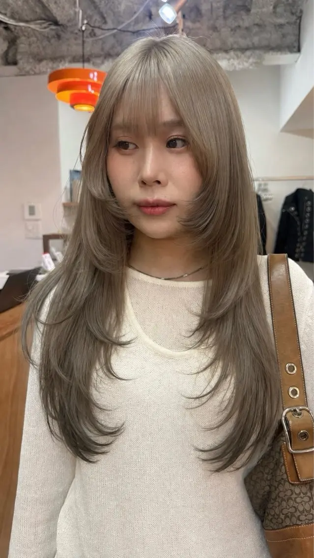 ロング ボブ 顔まわりレイヤー レイヤーカット 似合わせカット ウルフカット ヘアカラー sayuri/心斎橋 /ハイトーンカラーのヘアスタイル