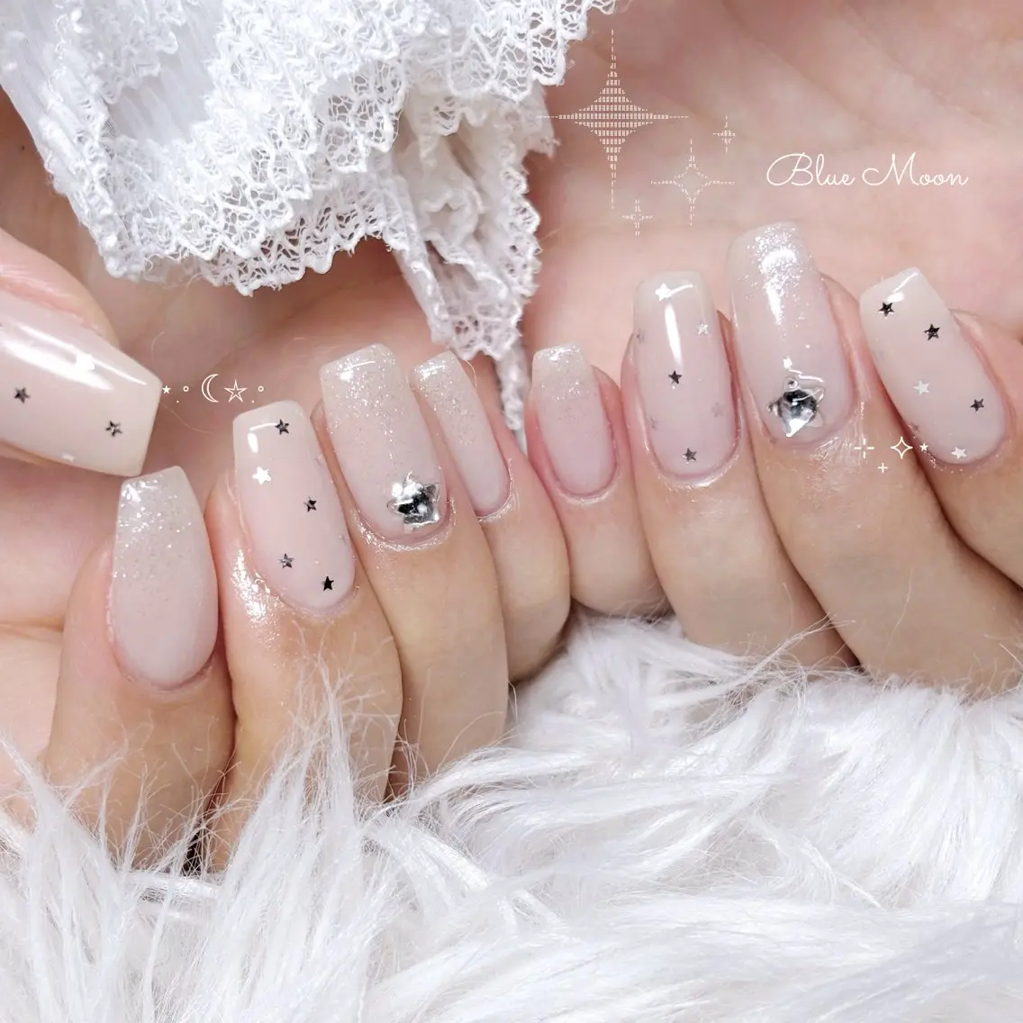 ネイル グラデーション ホログラムネイル ストーンネイル ハンドネイル フットネイル ハンドケア nail salon Blue Moonのネイルデザイン