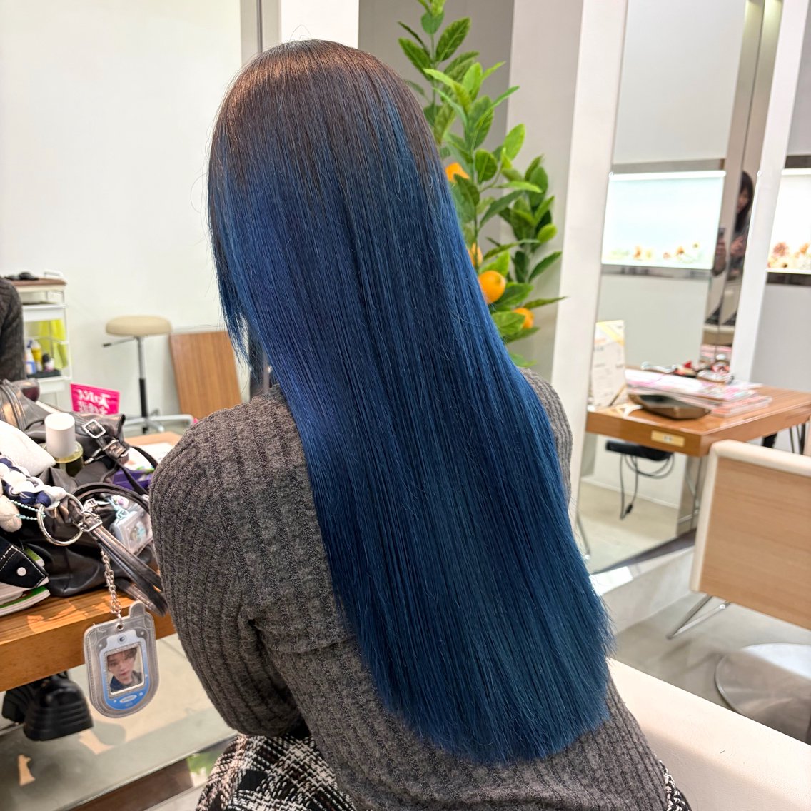 ロング カラー ブルーカラー ヘアカラー トリートメント 田辺 美怜のヘアスタイル