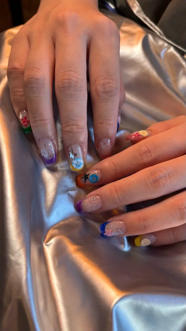 ネイル フレンチネイル キラキラネイル ハンドネイル Maapis Nailのネイルデザイン