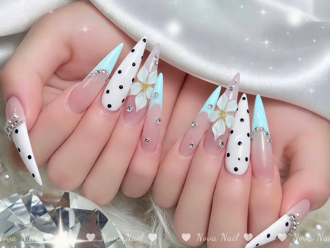 ネイル アートネイル ジェルネイル 韓国ネイル ニュアンスネイル ハンドネイル Luna Nail.Novaのネイルデザイン
