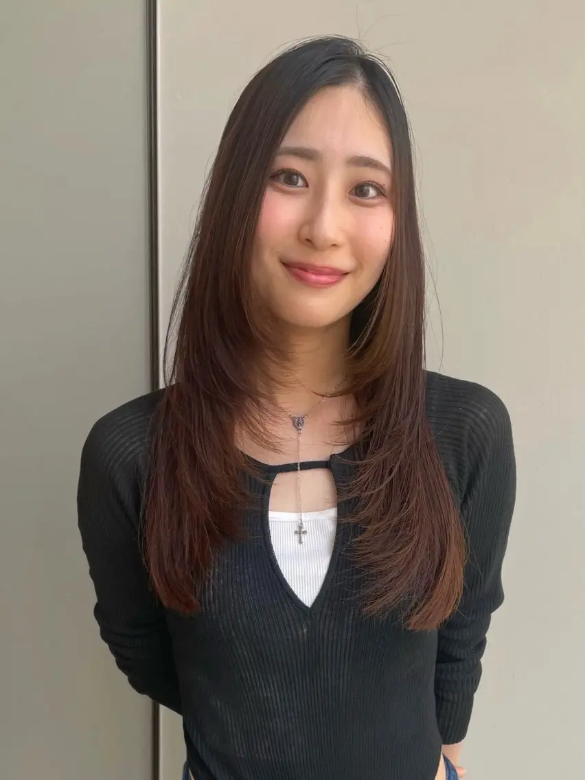 ロング ハッシュカット 韓国風ヘア レイヤーカット 伊東 咲織のヘアスタイル
